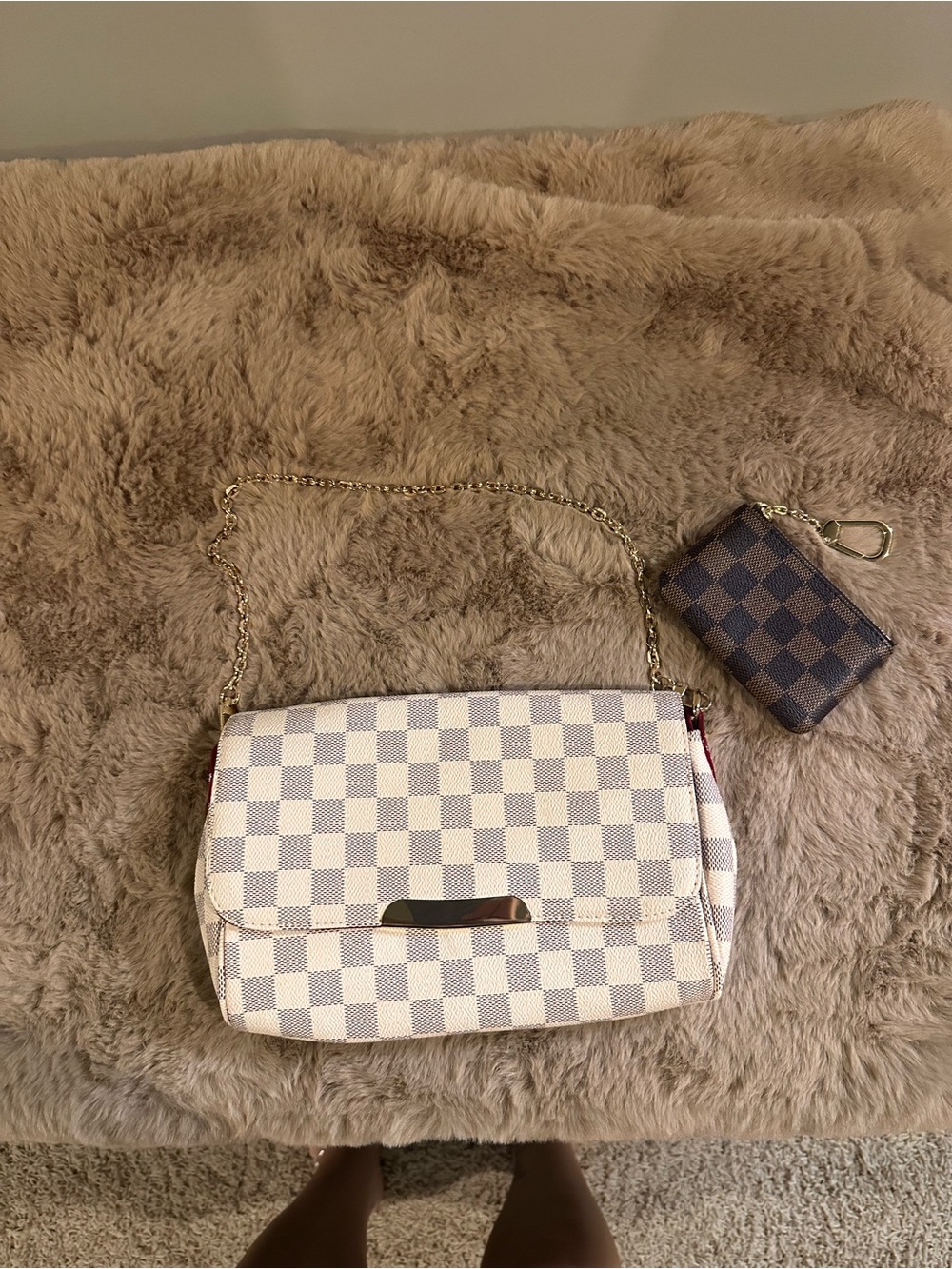 Checkered Crossbody Bag with Chain Strap - White/Gray